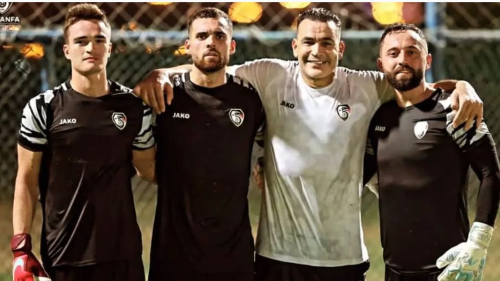 Esteban Glellel junto a los otros arqueros en un entrenamiento de la Selección de Siria. (Foto Asociación de Fútbol Siria)