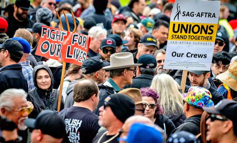 Un sindicato de trabajadores de Hollywood acuerda aumento salarial y poner barreras a la IA
