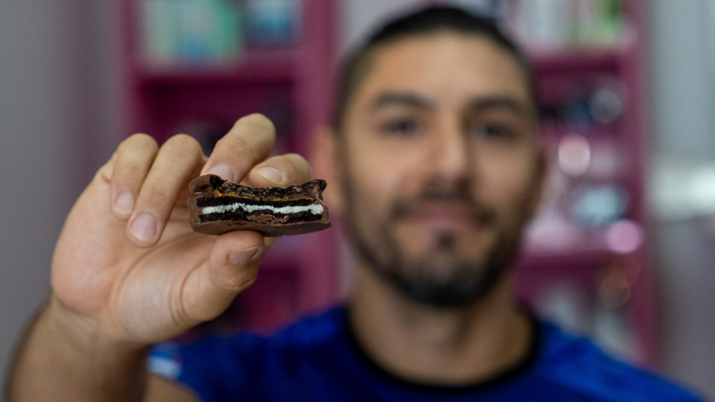 Lucas Accinelli, Villa Bosch, alfajores, coleccionista, envoltorios, Tres de Febrero