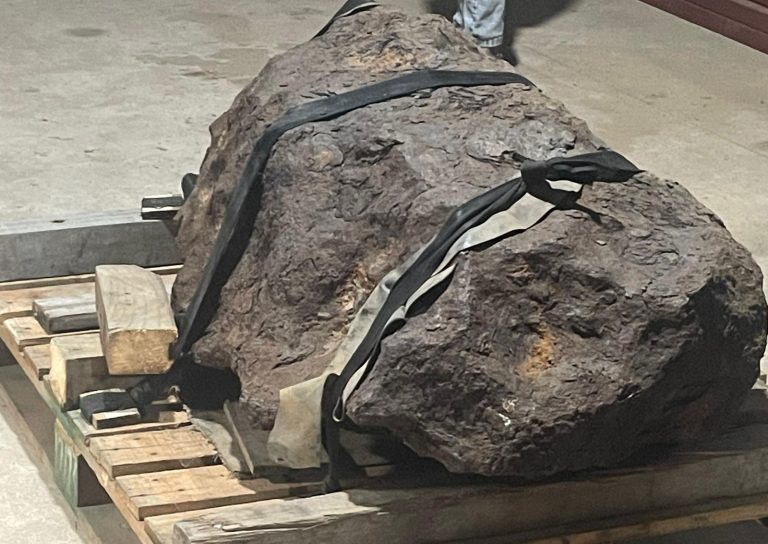 🔴 PROVINCIALES | El Gobierno del Chaco recuperó dos meteoritos