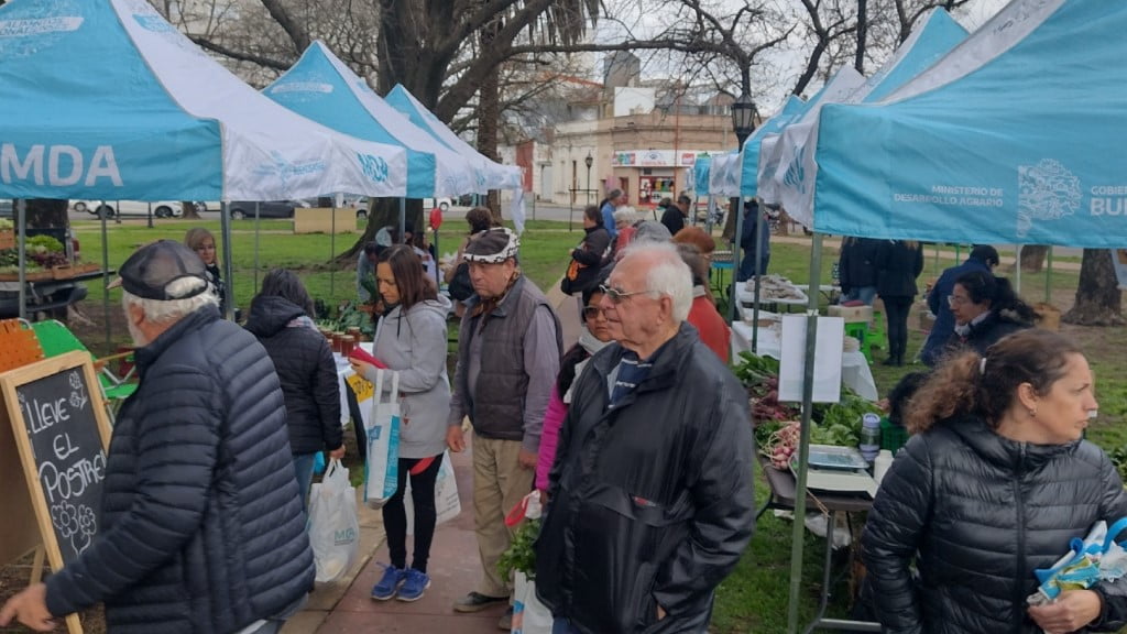 Los Mercados Bonaerenses llegan a Morón con grandes descuentos en alimentos: los lugares donde estarán esta semana y la lista de precios que ofrecerán