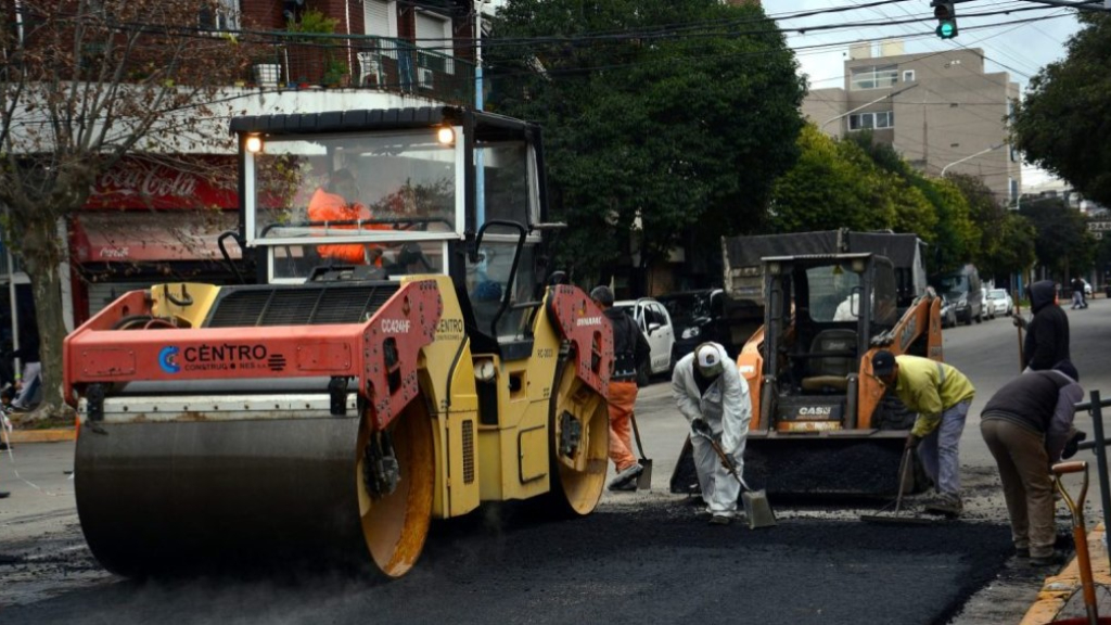 Bernardo de Irigoyen, Tapia de Cruz y avenida San Martín son algunas de las arterias donde harán o hicieron trabajos de bacheo.