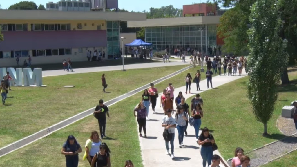 Agobiada por falta de presupuesto, la Universidad de Moreno tiene que reinventarse a partir de contar con menos dinero.