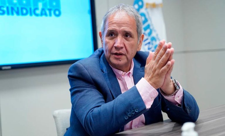 La Bancaria alertó que el Banco Central está sacando del país el oro de las reservas