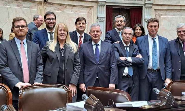 Hacemos Coalición Federal puso en duda su partipación en la firma del Pacto de Mayo