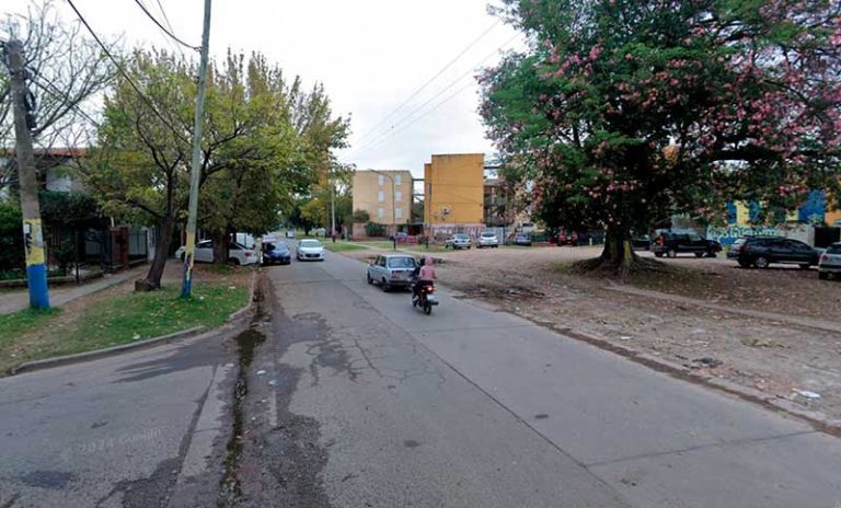 Dos delincuentes fueron detenidos tras robar una camioneta