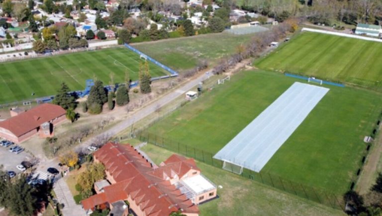 Ituzaingó le entregó a Vélez un enorme terreno para que amplíe su Villa Olímpica en Udaondo: así será la mega obra que se viene