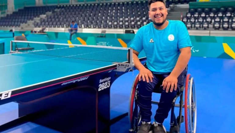 De jugar al tenis de mesa «para probar» a los Juegos Paralímpicos: Elías Romero, el embajador de Isidro Casanova en París 2024