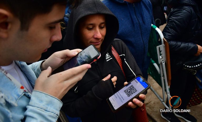Computadoras y celulares, casi inalcanzables con un sueldo promedio en Argentina