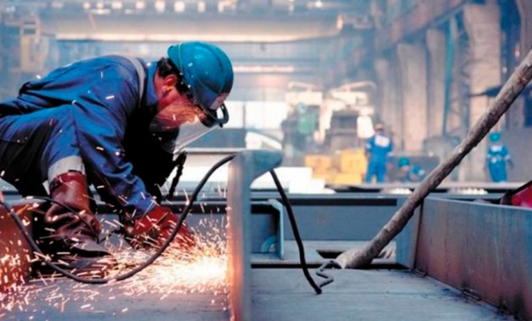 Se perdieron más de 265.000 empleos formales durante los primeros seis meses de Milei