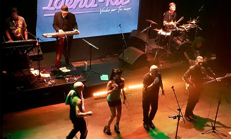 Identikit brindó un show histórico en la sala Lavardén
