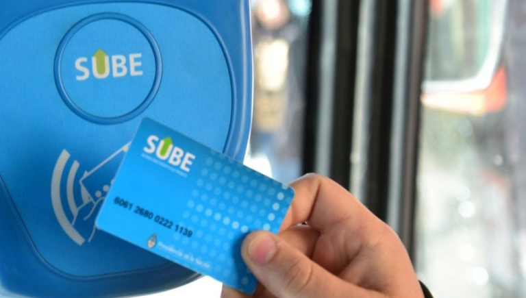 Quiénes pueden activar la Tarjeta SUBE para acceder al 55% de descuento en trenes y colectivos del AMBA