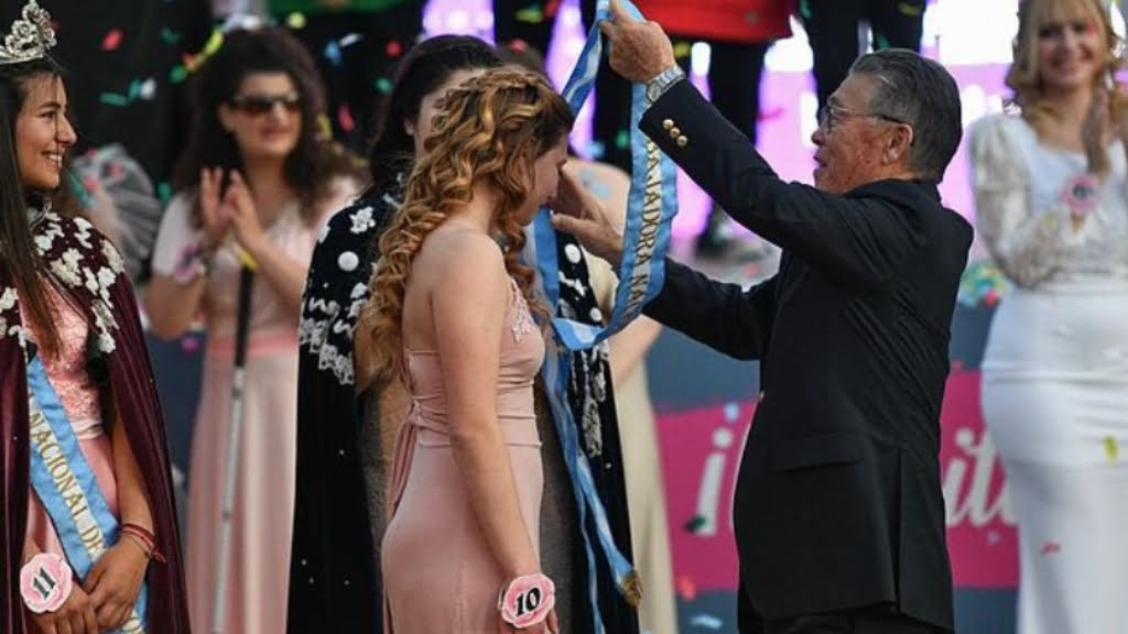 El primer puesto para quien resulte ganadora y ganador del concurso de embajador de la Fista Nacional de la Flor en Escobar recibirá $ 1.000.000 de premio.