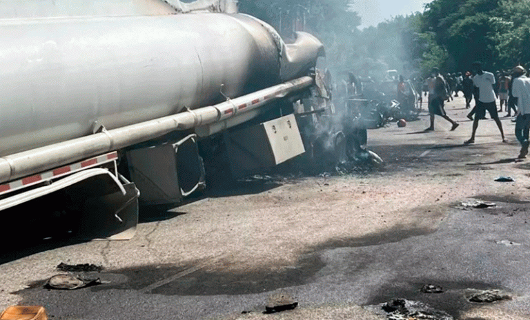 Tragedia en Haití: explotó un camión cisterna, dejó al menos 16 muertos y 40 heridos