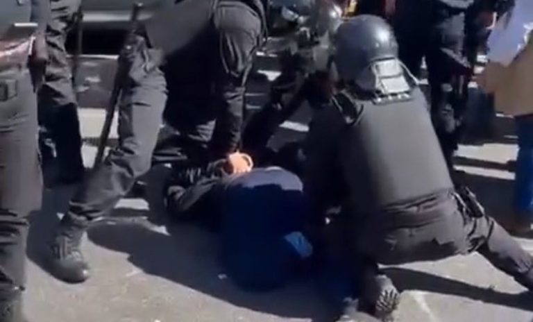 Represión a trabajadores judiciales durante una movilización en Capital Federal
