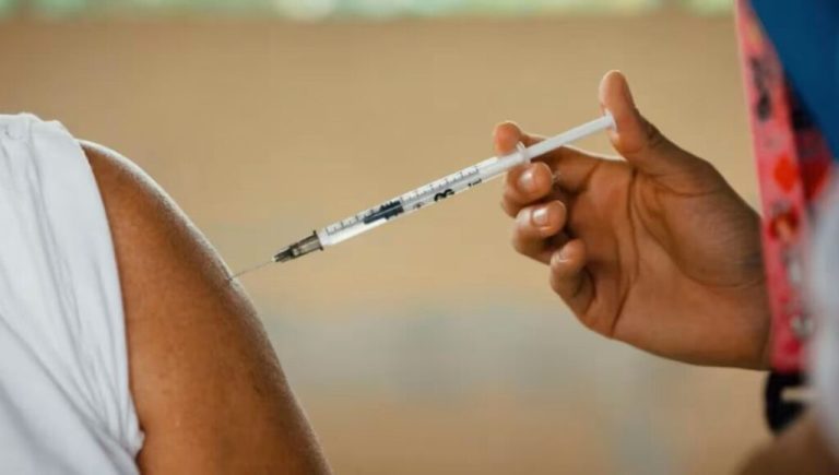 Arranca la entrega de turnos de la vacuna contra el dengue en la Provincia: cómo hacer para registrarse en caso de no ser citado