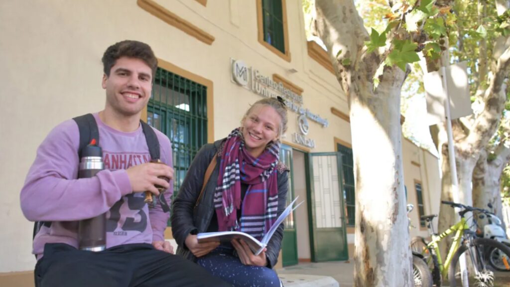 Ituzaingó, Centro Universitario, Curso de Ingreso