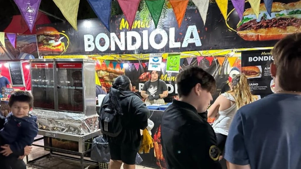 La feria gastronómica D'gustar llega a Haedo con un show gratuito de Los Charros.