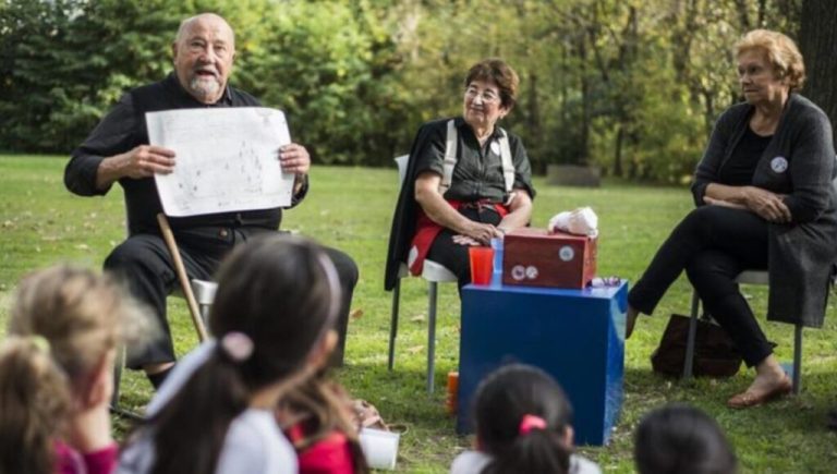 “Abuelos de cuento”: así es el programa de San Isidro que les lleva historias a 23.000 chicos de jardín y primaria
