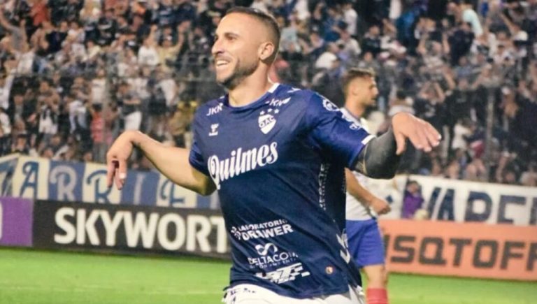 La historia del trotamundos de 37 años que nunca repitió club y con goles alimenta la ilusión de Quilmes de volver a Primera