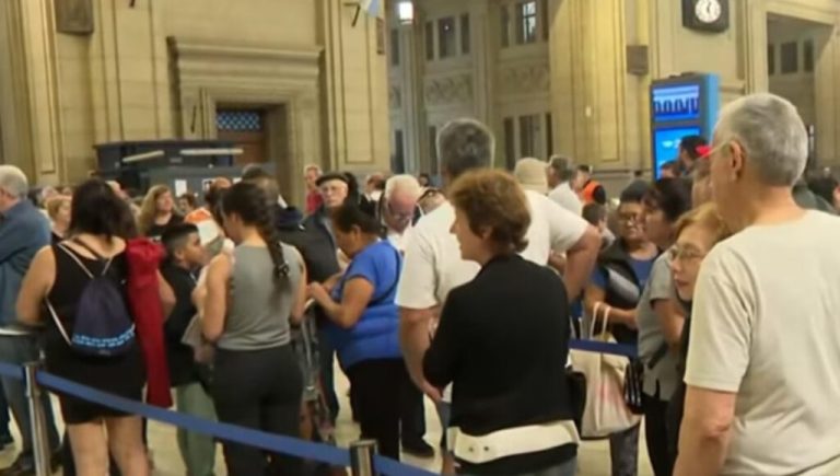 Boom por la venta de pasajes de trenes de larga distancia en verano: ya volaron 76.000 tickets para las Fiestas, vacaciones y Carnaval