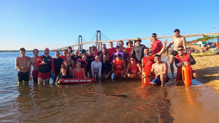 🔴 SÁENZ PEÑA | La Escuela Municipal de Guardavidas realizó una capacitación sobre salvamento acuático en el río Paraná
