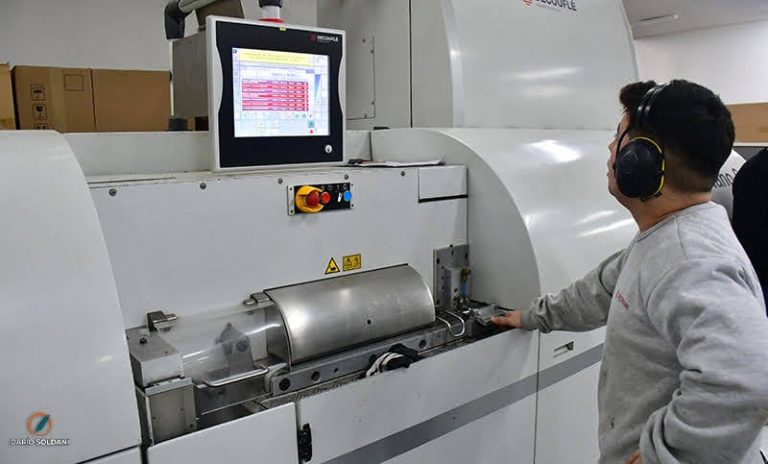 Pese a la recuperación mensual, la industria no logra recuperar la producción que tenía el año pasado
