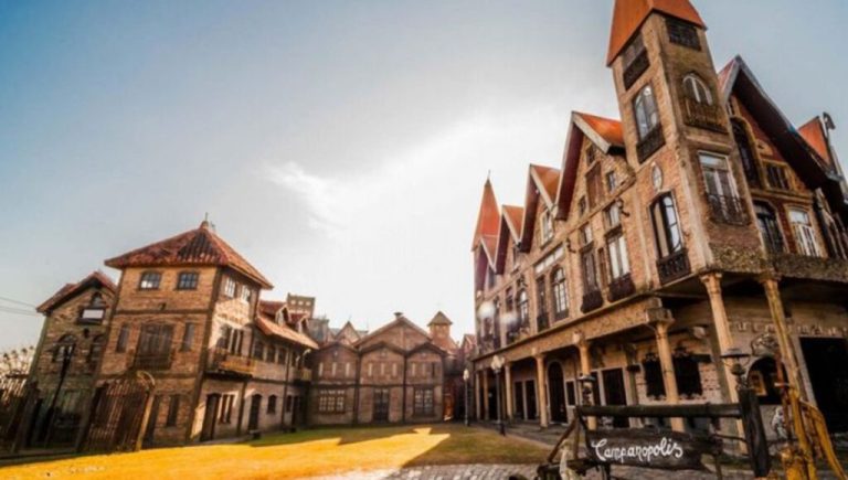 Navidad en Campanópolis: cómo participar de una experiencia única para la familia en la mágica aldea medieval de La Matanza