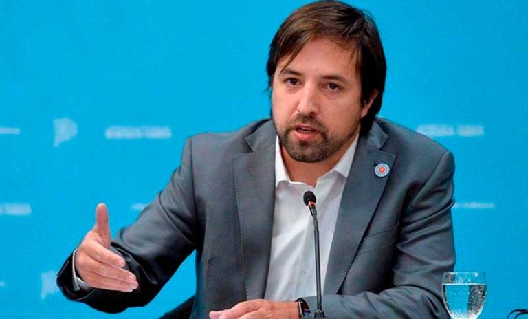 El Gobierno de Kicillof anunció que la atención en salud para los extranjeros seguirá siendo gratuita