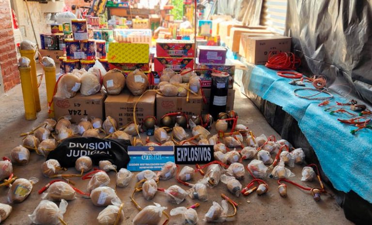 Venta clandestina: secuestraron un arsenal de pirotecnia lista para comercializar en Rosario