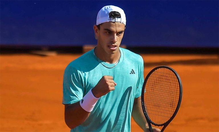 Cerúndolo, Díaz Acosta y Etcheverry lograron meterse en la segunda ronda del Abierto de Australia