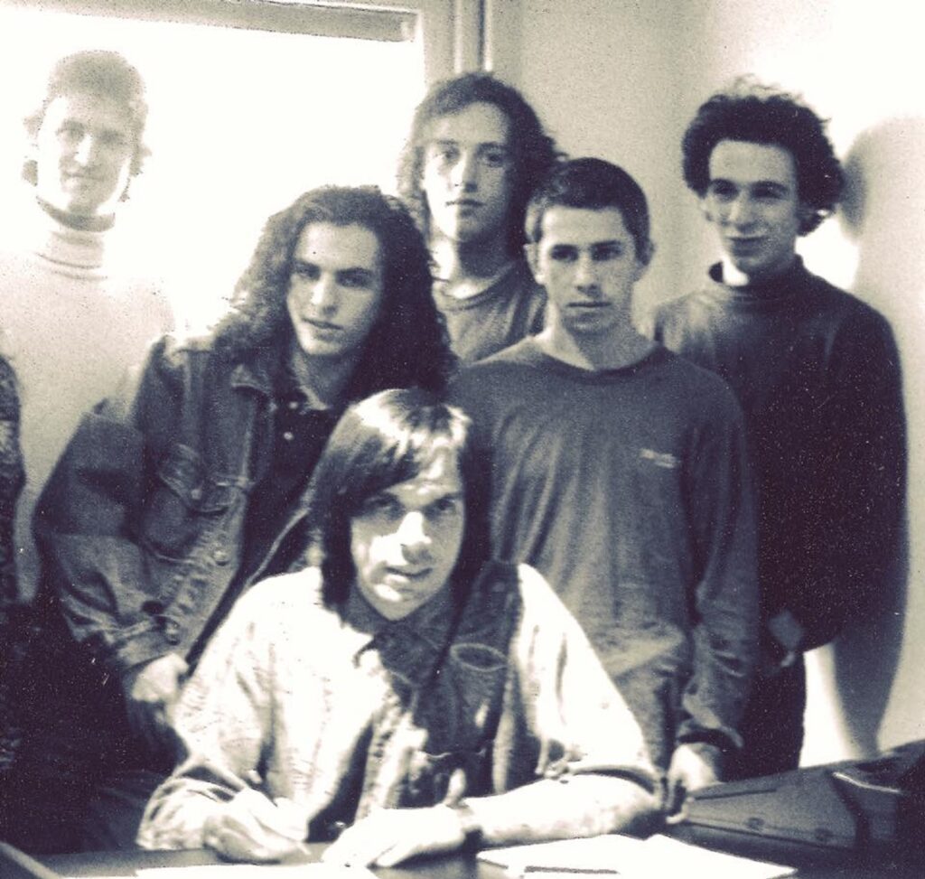 La historia de la casa de Parque Leloir que emana rock y que es la cuna de éxitos del Flaco Spinetta y el Indio Solari