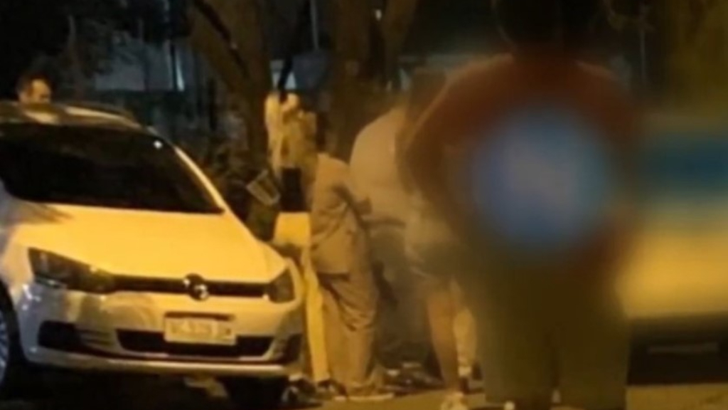 La Policía Científica trabajó en la puerta de la casa de la víctima, en Castelar, donde fue ejecutada delante de su hija.