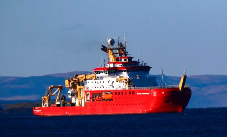 Tierra del Fuego denunció a un buque inglés que navegaba en aguas argentinas con bandera de las Falklands