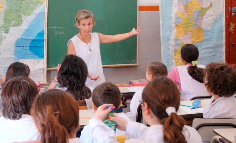 Revelan la falta de docentes de educación primaria en el país