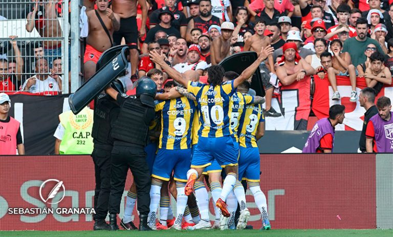 En un partido áspero, Central aprovechó la pelota parada y le gana 1 a 0 a Newell’s en el Coloso
