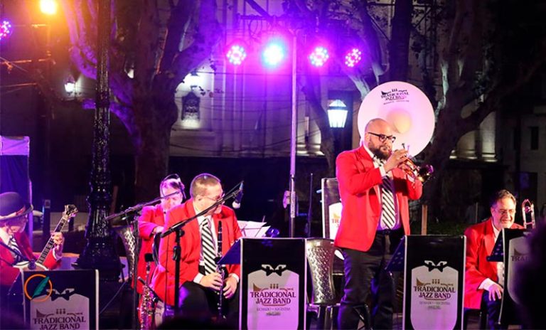 La Tradicional Jazz Band ofrecerá un concierto en la Terraza de Plataforma Lavardén