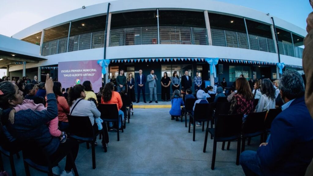 Escobar, Escuela Primaria Municipal