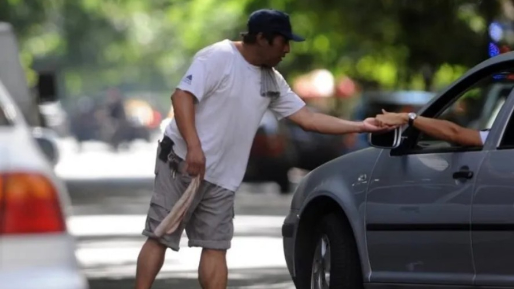 Los trapitos de la Ciudad de Buenos Aires, uno de los grandes problemas de los porteños. Ahora Jorge Macri impulsa una ley para penar su accionar.