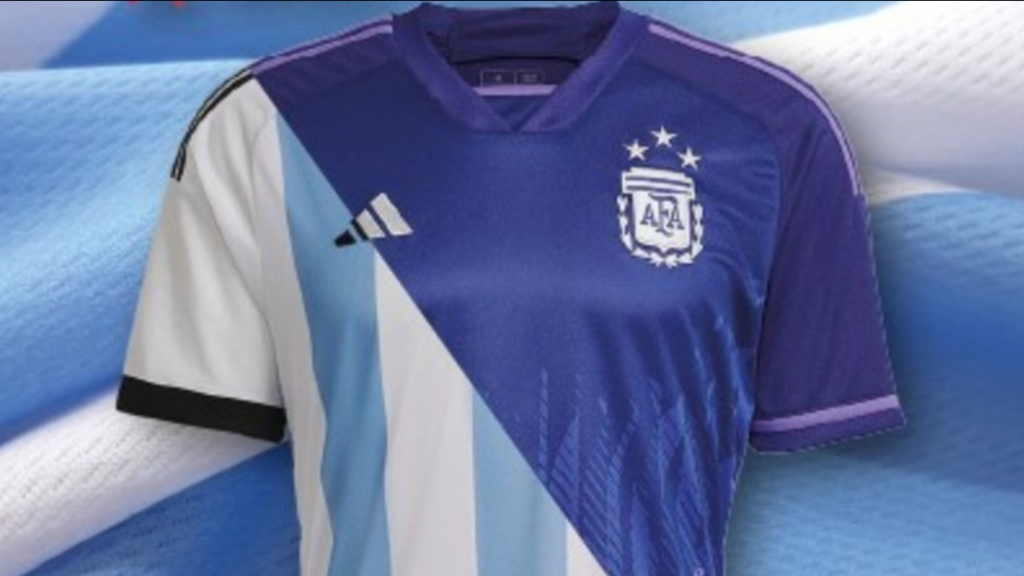 La cooperativa de Don Torcuato, Creando Conciencia, la empresa textil Texcom y la Fundación Impulso y Encuentro forman el triángulo de solidaridad y trabajo que hay detrás de la camiseta de la Selección Argentina de Fútbol.