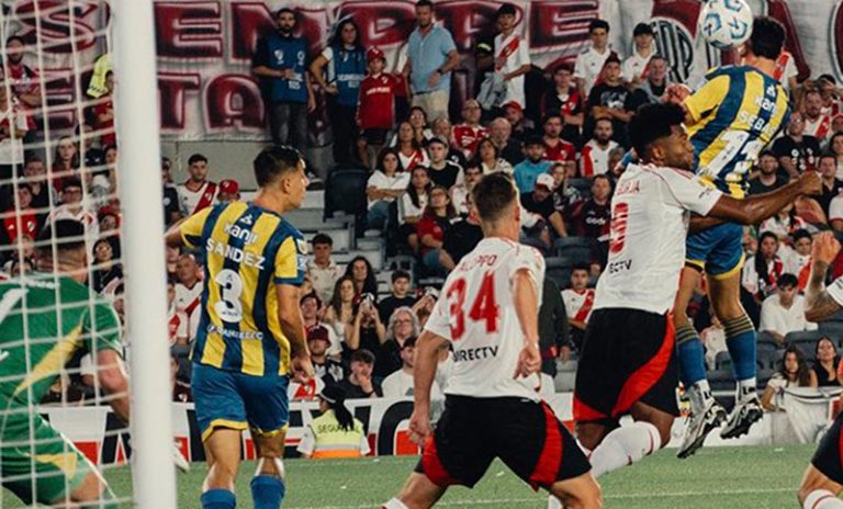 Central sufrió atrás pero fue contundente arriba y rescató un empate ante River