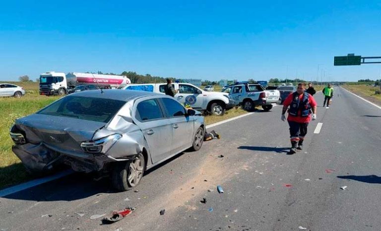 Choque múltiple en la autopista Rosario-Córdoba dejó tres heridos e importantes demoras