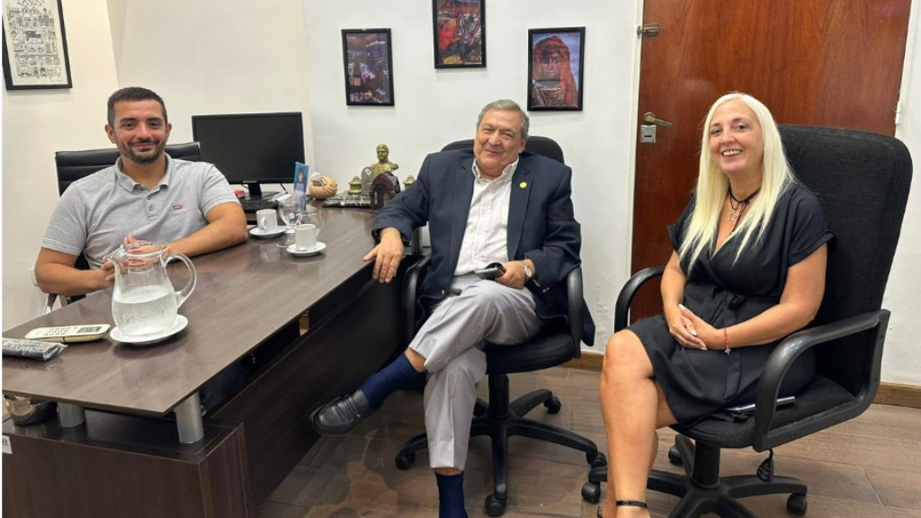 El titular del HCD de Lanús y Vicepresidente del PJ local, Agustín Balladares, se reunió con comerciantes y empresarios locales para interiorizarse del complejo momento económico que atraviesan.,
