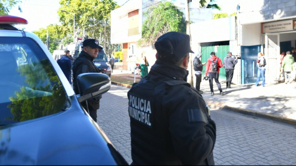 Un grupo de Escuela de Educación Media N°4 de Ingeniero Maschwitz, que tienen entre 13 y 15 años, planeaban ujn tiroteo dentro del establecimiento.