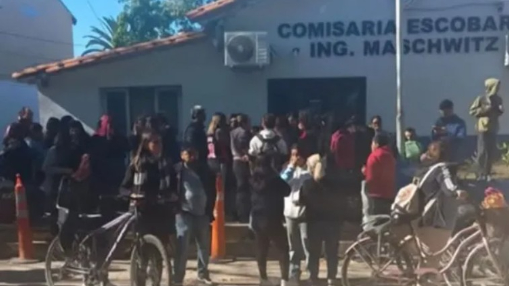Un grupo de Escuela de Educación Media N°4 de Ingeniero Maschwitz, que tienen entre 13 y 15 años, planeaban un tiroteo dentro del establecimiento.