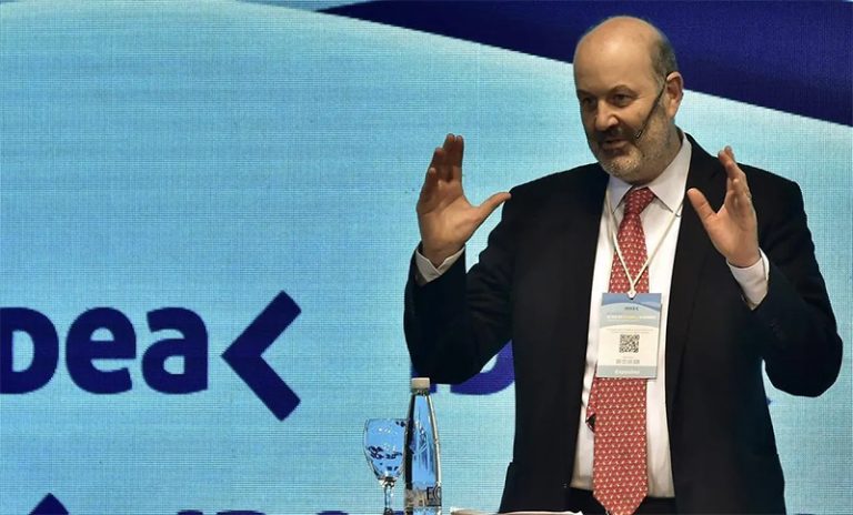 Sturzenegger celebró que se perdieron más de 42.000 puestos de trabajo en el sector estatal