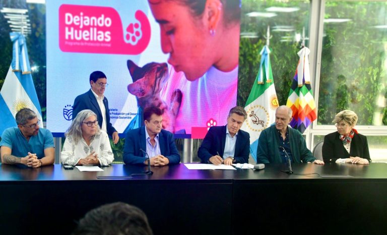 🔴 PROVINCIALES | El gobernador Zdero lanzó el programa de protección de animales domésticos “Dejando Huellas”
