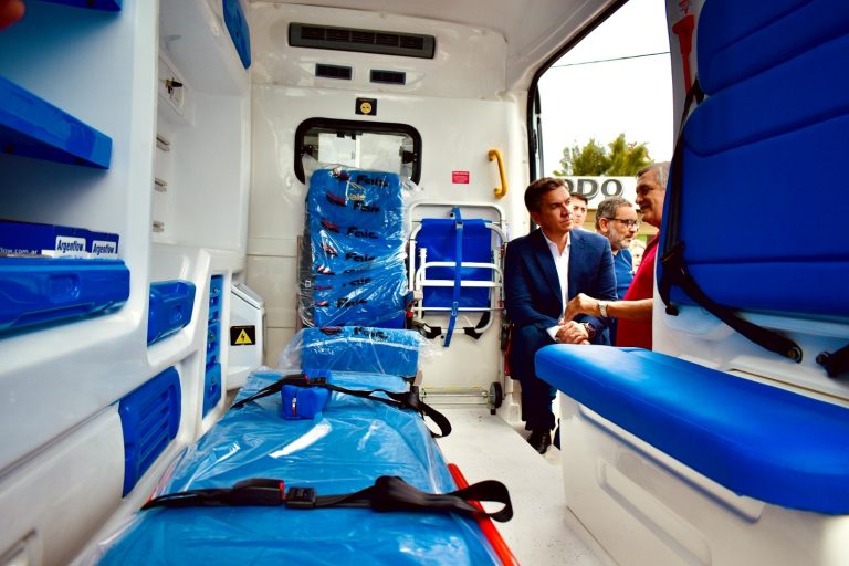 🔴 PROVINCIALES | El gobernador Zdero entregó ambulancias para Machagai, Plaza y La Escondida