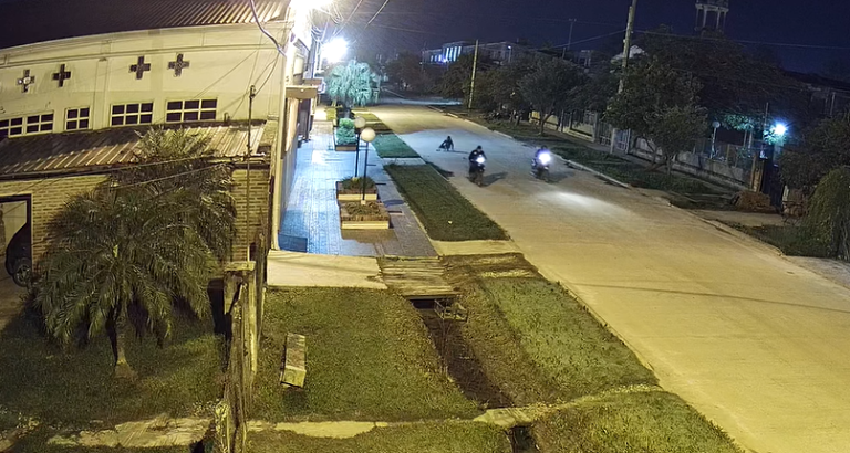 🔴 SÁENZ PEÑA | A punta de puñal le robaron la motocicleta a una mujer en plena calle