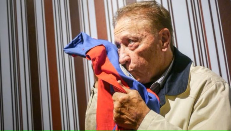 Los 90 años de José Sanfilippo, el artillero implacable que inventó un increíble aparato para aprender a hacer goles